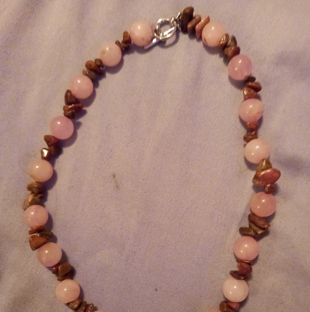Rose quarts chocker all natural stone
